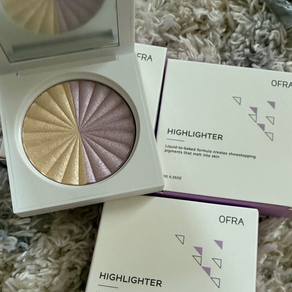 OFRA Highlighter in Gold and Lavender